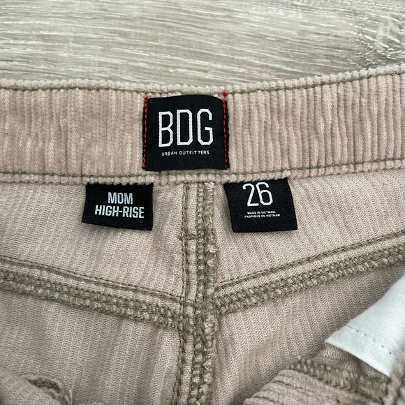 URBAN OUTFITTERS CORDUROY MOM PANTS - Picture 2 of 4